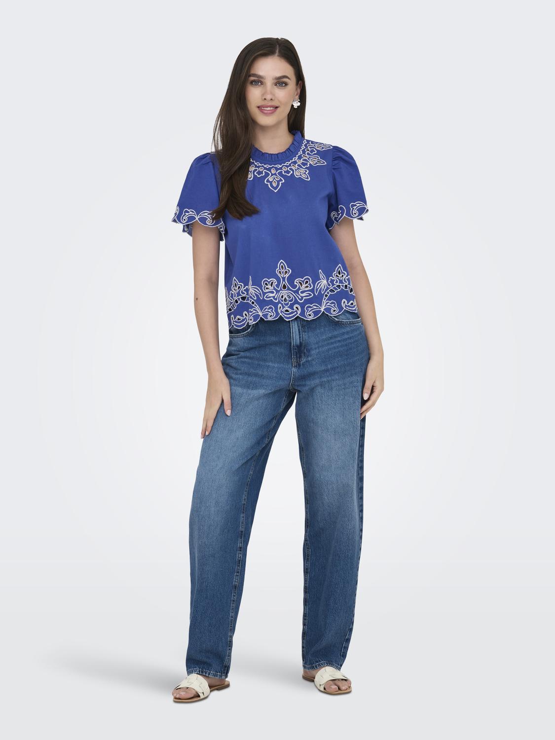 model_shot-front_full